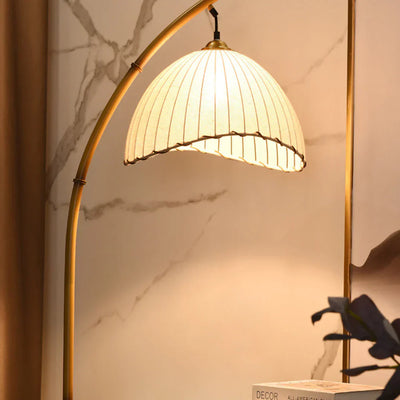 Japanese Bamboo Floor Lamp – Minimalist Zen-Inspired Lighting for a Tranquil Atmosphere
