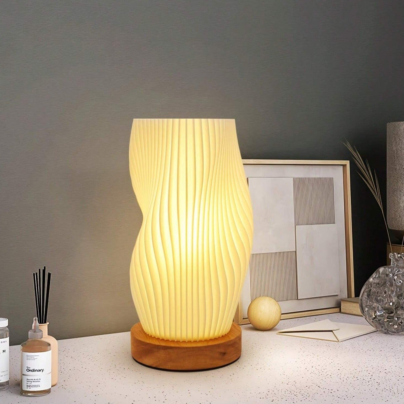 Serene Wavecrest Lamp – Modern Elegance with Adjustable Dimming & USB Power