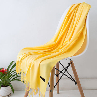 Liora Cashmere Scarf – Elegant and Versatile Winter Style
