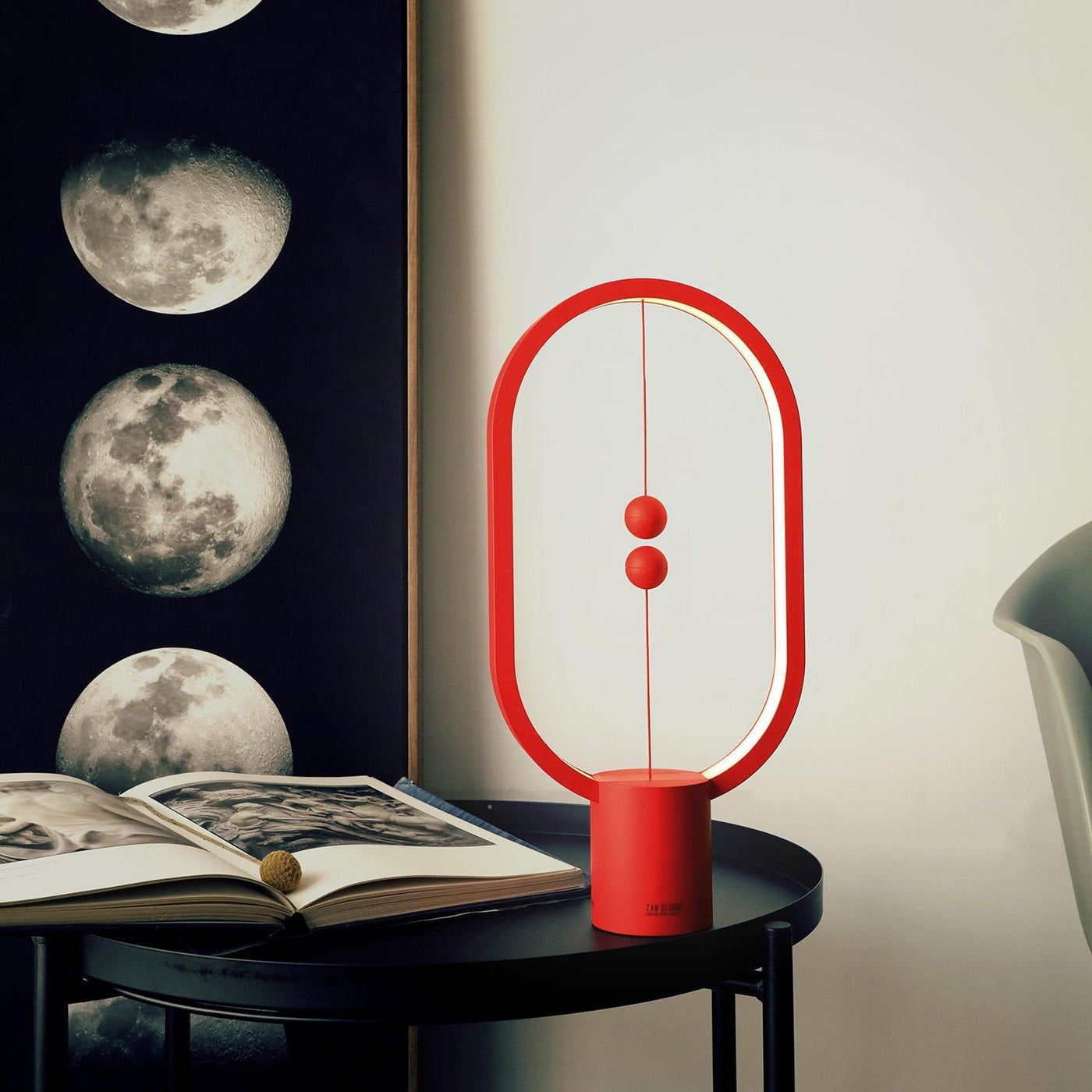 Magnetic LED Balance Table Lamp – Wireless Suspension Night Light