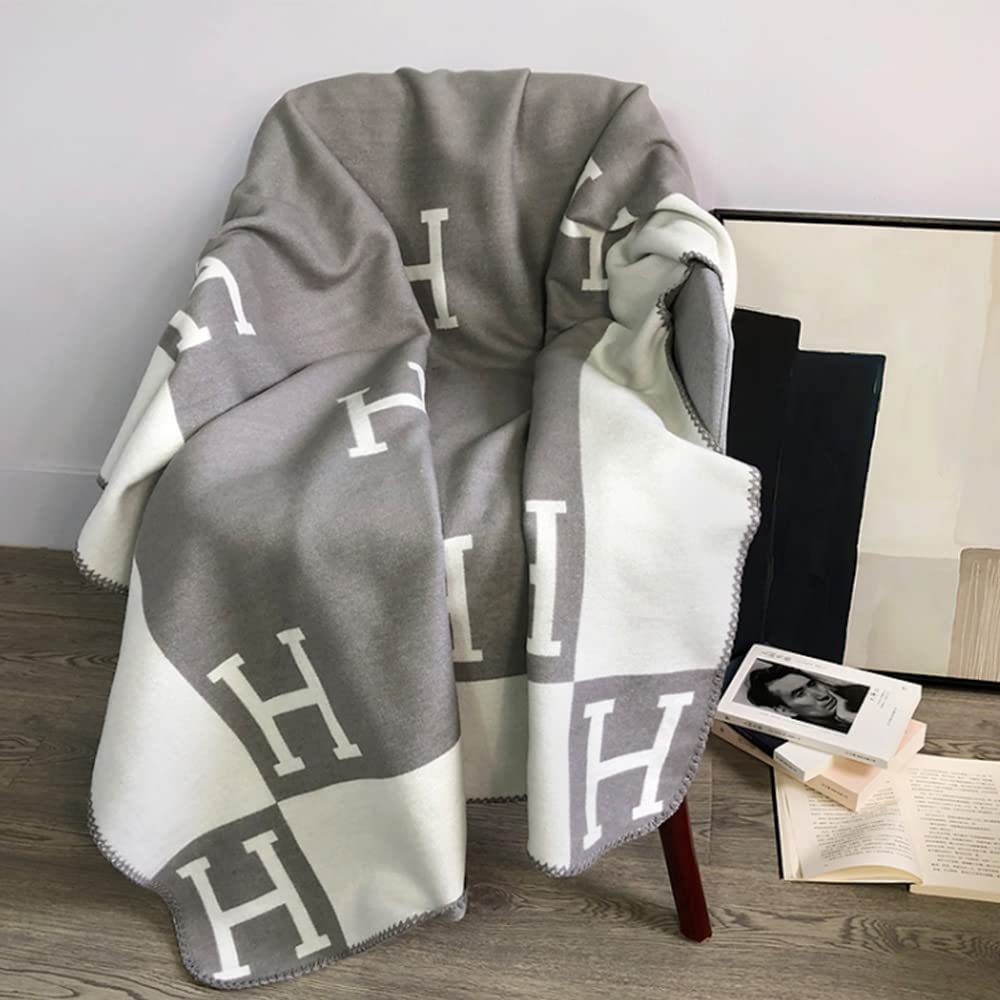 LuxBlanket – Premium Wool & Cashmere Throw for Ultimate Comfort and Elegance