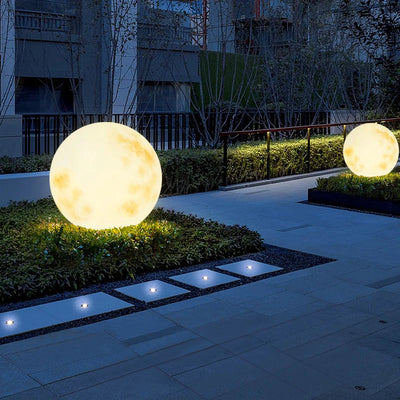 Moonlight Garden Lamp – Enchanting Outdoor Illumination with a Celestial Glow