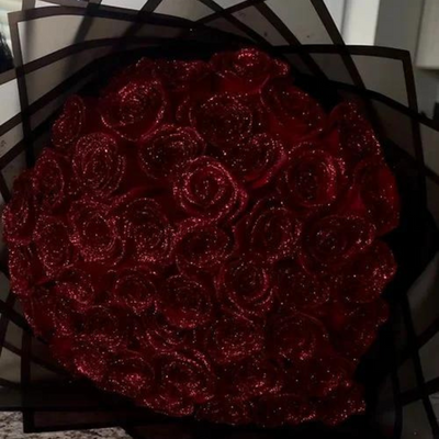 Eternal Glitter Roses – A Lasting Symbol of Elegance and Romance