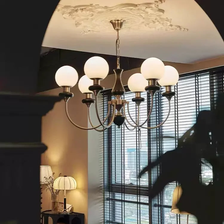 Vintage Chandelier – Timeless Elegance with a Touch of Nostalgia