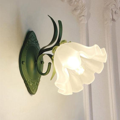 Lily Blossom Wall Light – Elegant Floral-Inspired Wandleuchte