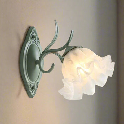 Lily Blossom Wall Light – Elegant Floral-Inspired Wandleuchte