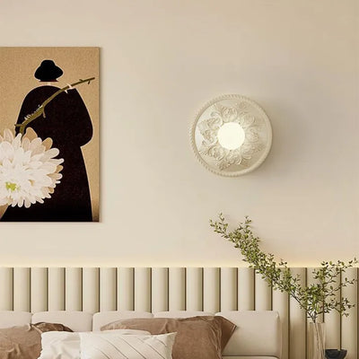 Modern Resin Wall Light – Elegant Coffee-Toned Contemporary Design