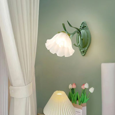 Lily Blossom Wall Light – Elegant Floral-Inspired Wandleuchte