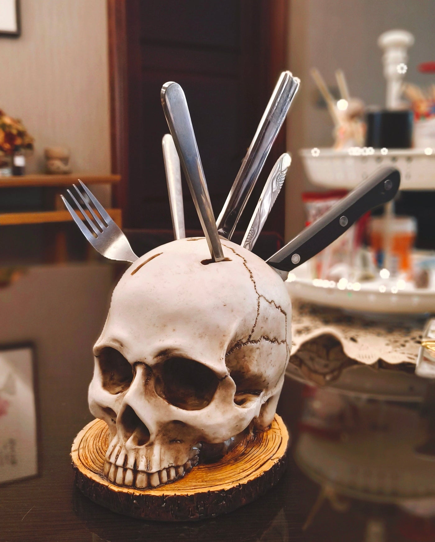 Gothic Skull Knife Holder – Handmade, Unique Kitchen Décor with Maximum Functionality