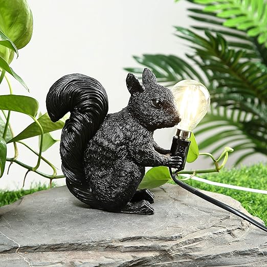 Nordic Squirrel Table Lamp – Playful & Cozy Lighting for Any Space