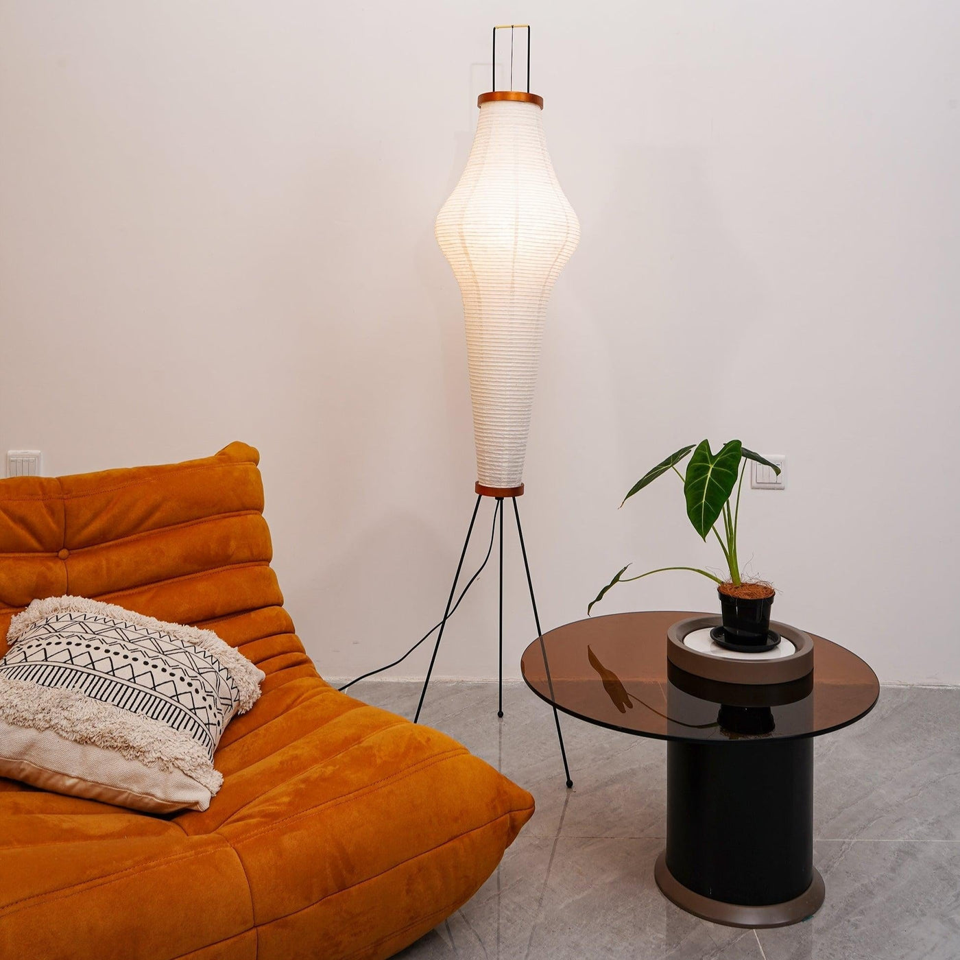 Rice Paper Floor Lamp – Minimalist Soft Glow Lighting for a Tranquil Ambience