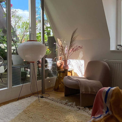 Rice Paper Floor Lamp – Minimalist Soft Glow Lighting for a Tranquil Ambience