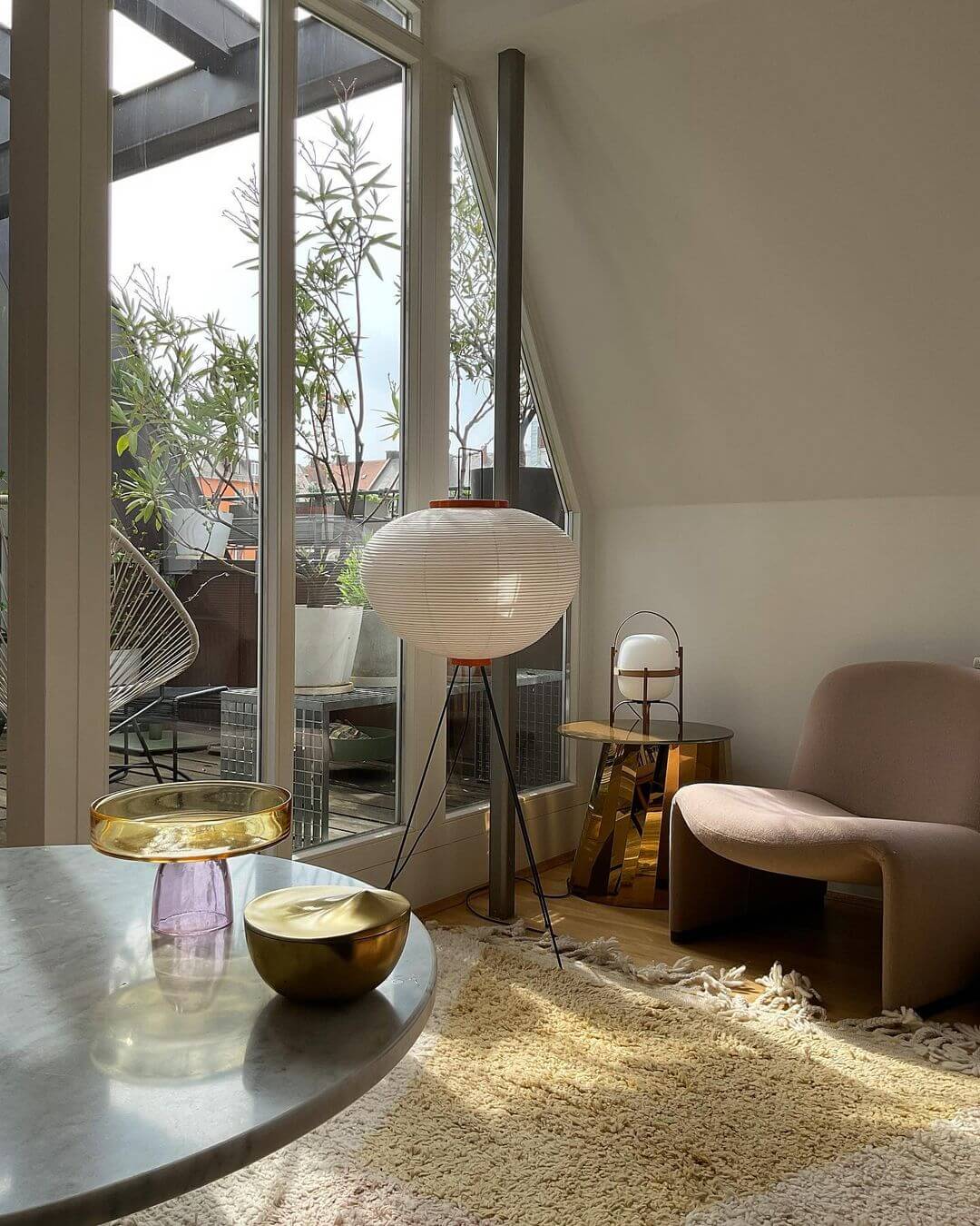 Rice Paper Floor Lamp – Minimalist Soft Glow Lighting for a Tranquil Ambience