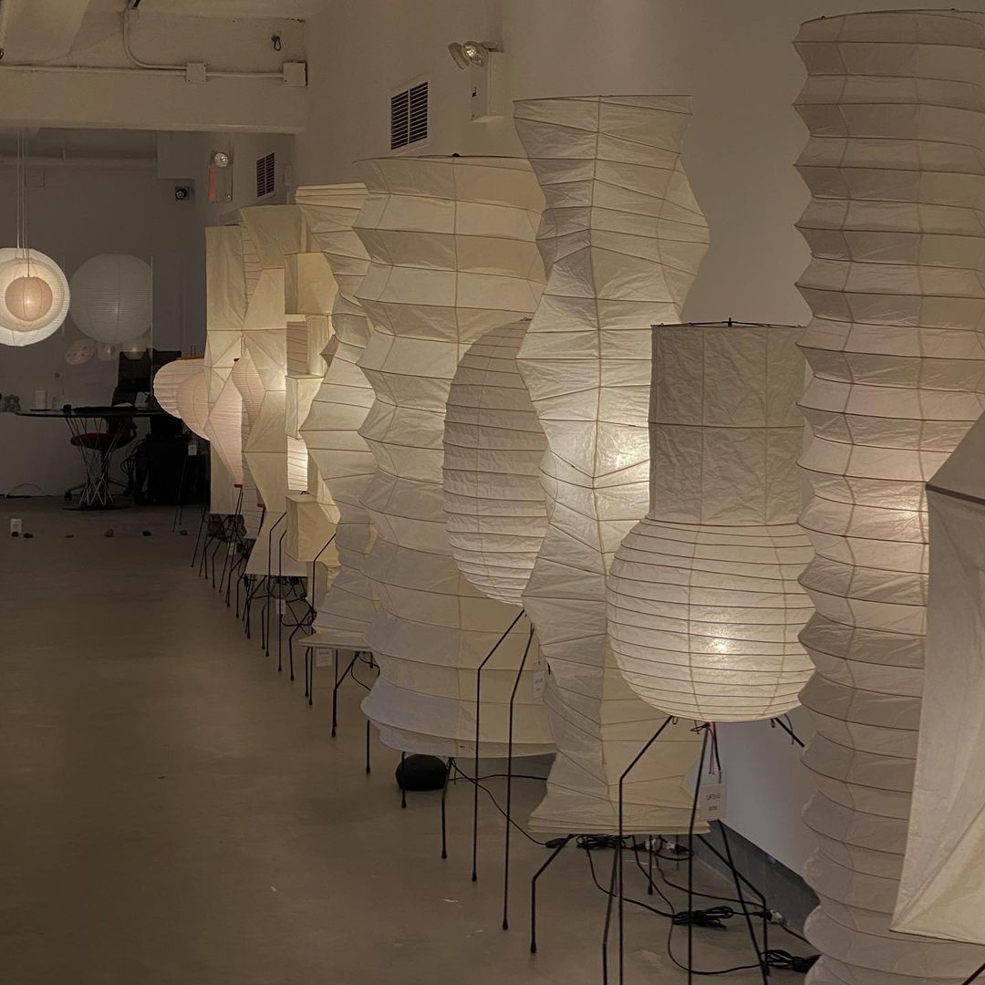 Rice Paper Floor Lamp – Minimalist Soft Glow Lighting for a Tranquil Ambience