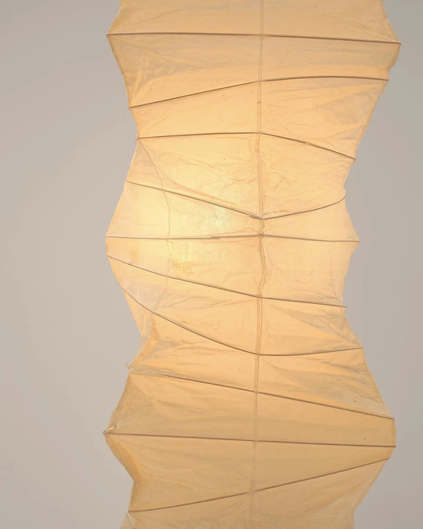 Rice Paper Floor Lamp – Minimalist Soft Glow Lighting for a Tranquil Ambience