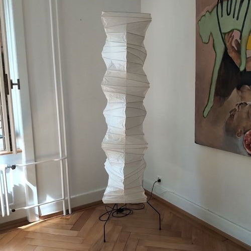 Rice Paper Floor Lamp – Minimalist Soft Glow Lighting for a Tranquil Ambience