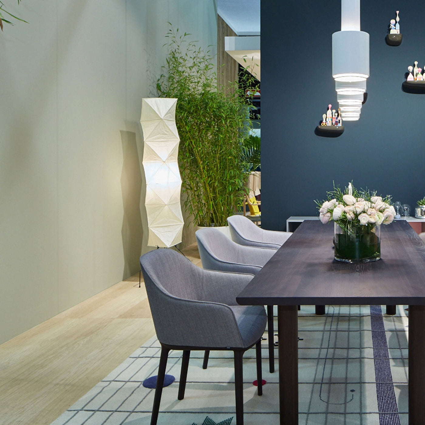 Rice Paper Floor Lamp – Minimalist Soft Glow Lighting for a Tranquil Ambience