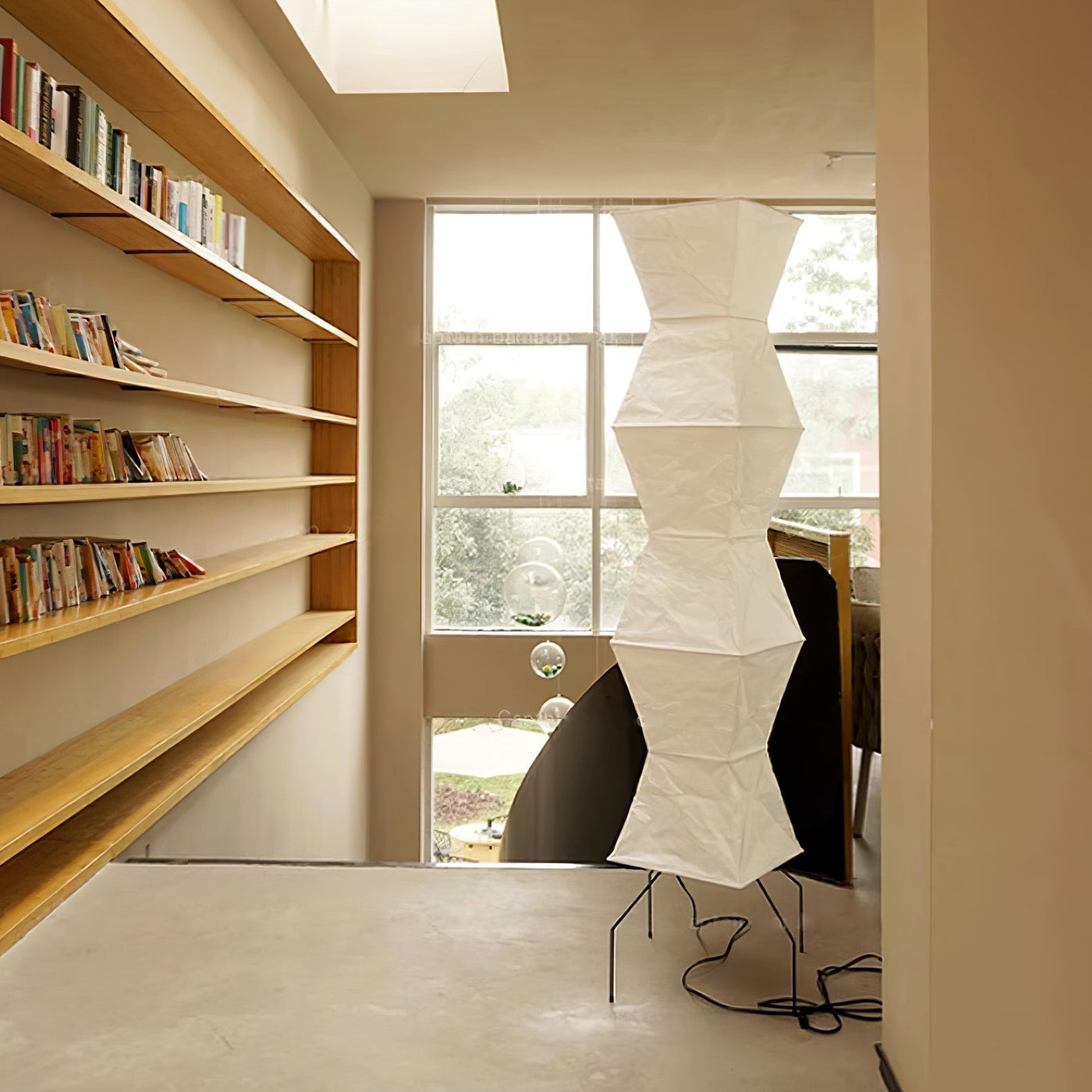 Rice Paper Floor Lamp – Minimalist Soft Glow Lighting for a Tranquil Ambience