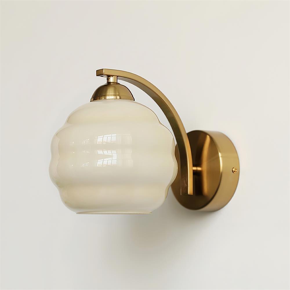 LumiRétro Lamp – Elegant Art Deco Design with Soft Warm Lighting