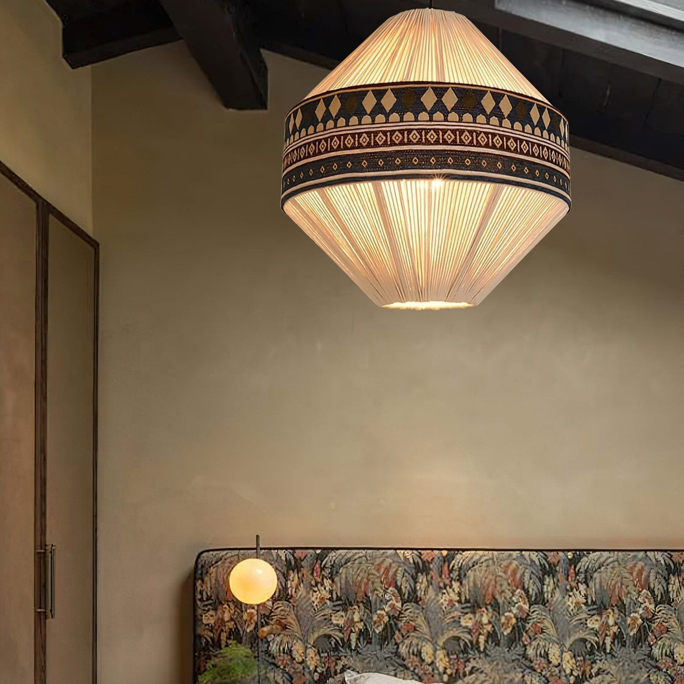 Bohemian Fringe Pendant Light – A Blend of Art and Elegance