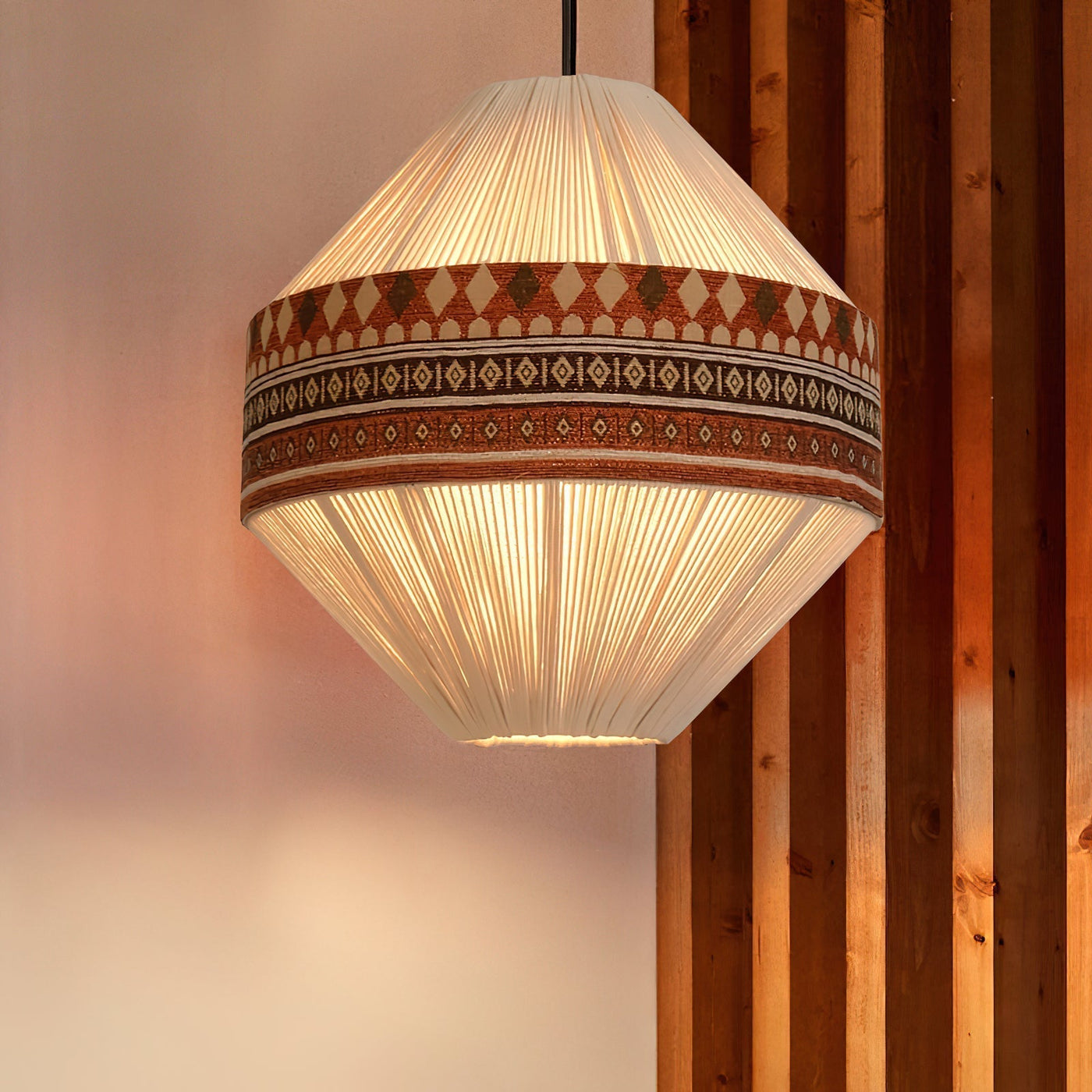 Bohemian Fringe Pendant Light – A Blend of Art and Elegance
