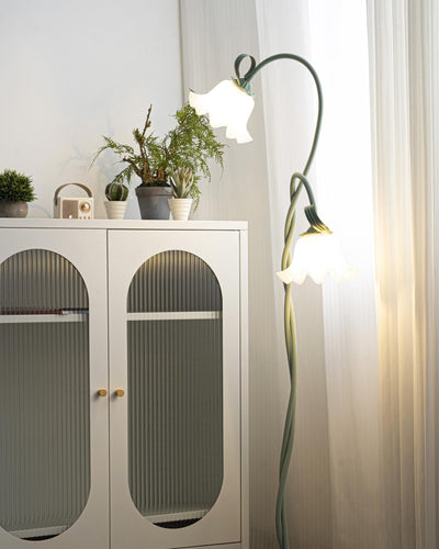 Calla Floor Lamp – Timeless Elegance with Delicate Floral Design
