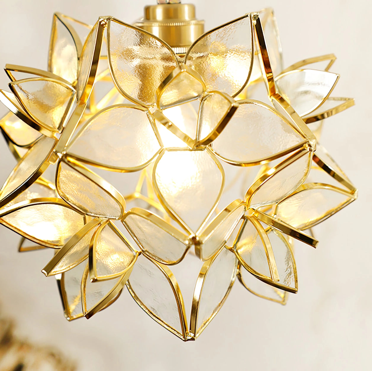 Capiz Shell Pendant Light – Handcrafted Elegance with Natural Translucence