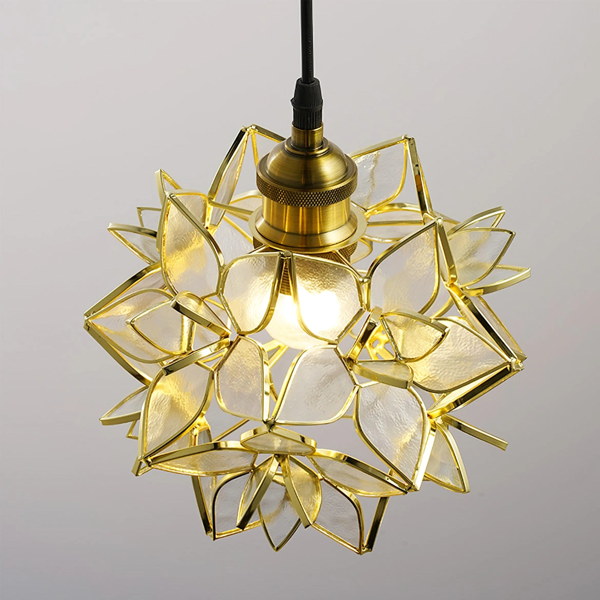 Capiz Shell Pendant Light – Handcrafted Elegance with Natural Translucence