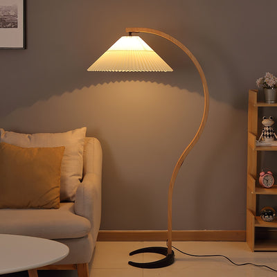 Caprani Floor Lamp – Scandinavian Design with Wood & Linen Shade