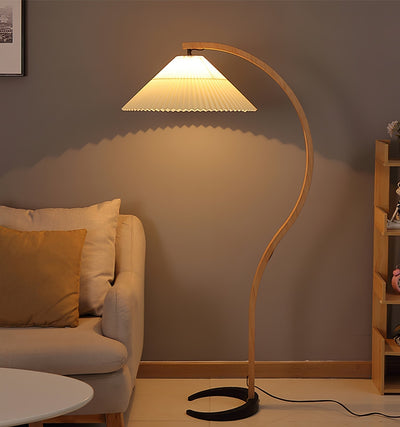 Caprani Floor Lamp – Scandinavian Design with Wood & Linen Shade