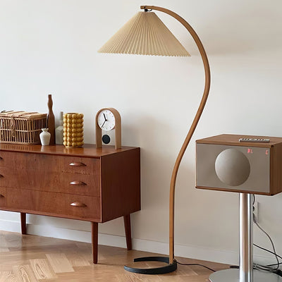 Caprani Floor Lamp – Scandinavian Design with Wood & Linen Shade