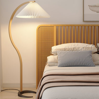 Caprani Floor Lamp – Scandinavian Design with Wood & Linen Shade