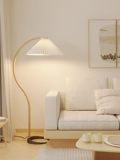 Caprani Floor Lamp – Scandinavian Design with Wood & Linen Shade