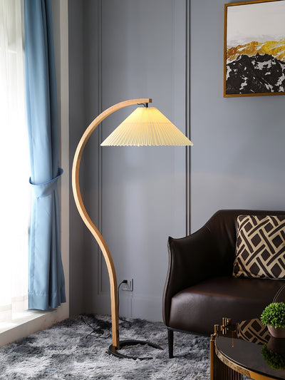 Caprani Floor Lamp – Scandinavian Design with Wood & Linen Shade