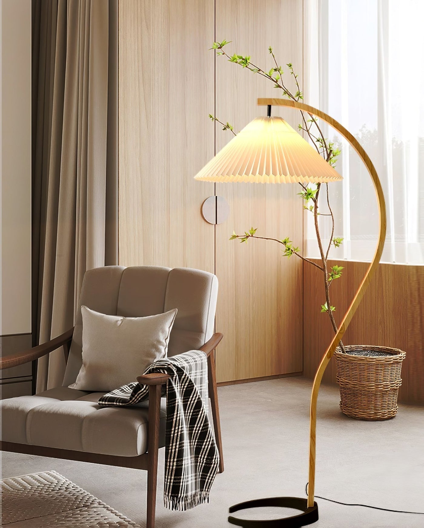 Caprani Floor Lamp – Scandinavian Design with Wood & Linen Shade