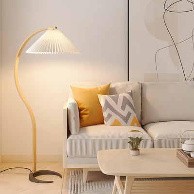 Caprani Floor Lamp – Scandinavian Design with Wood & Linen Shade