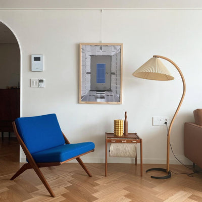 Caprani Floor Lamp – Scandinavian Design with Wood & Linen Shade