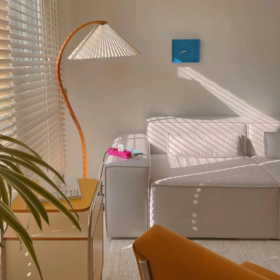 Caprani Floor Lamp – Scandinavian Design with Wood & Linen Shade