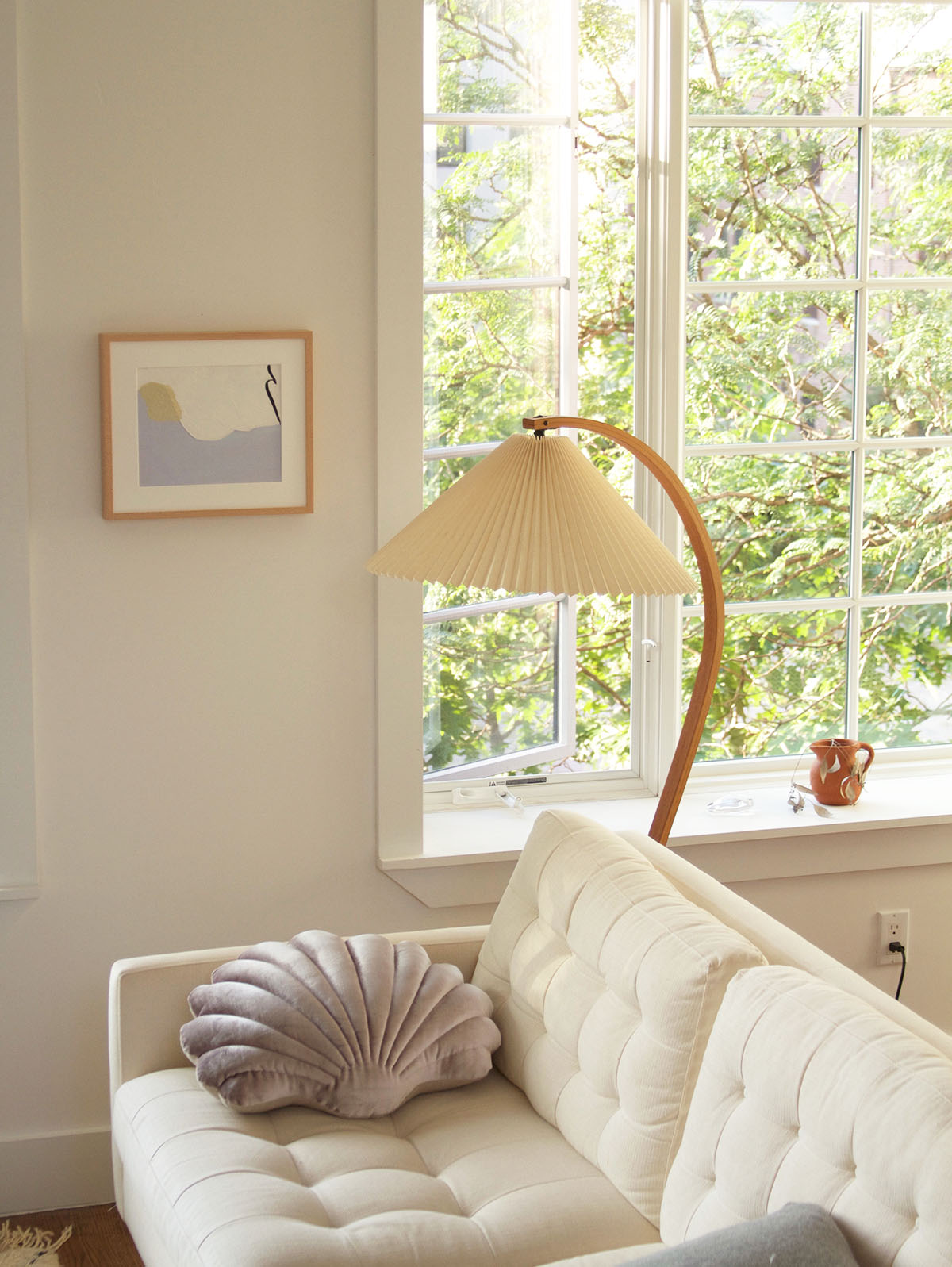 Caprani Floor Lamp – Scandinavian Design with Wood & Linen Shade