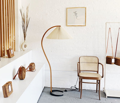 Caprani Floor Lamp – Scandinavian Design with Wood & Linen Shade