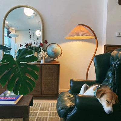 Caprani Floor Lamp – Scandinavian Design with Wood & Linen Shade