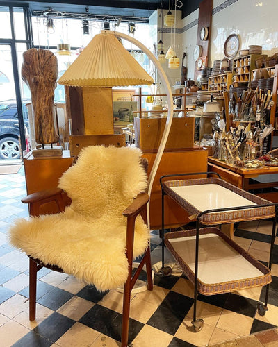 Caprani Floor Lamp – Scandinavian Design with Wood & Linen Shade