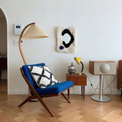 Caprani Floor Lamp – Scandinavian Design with Wood & Linen Shade