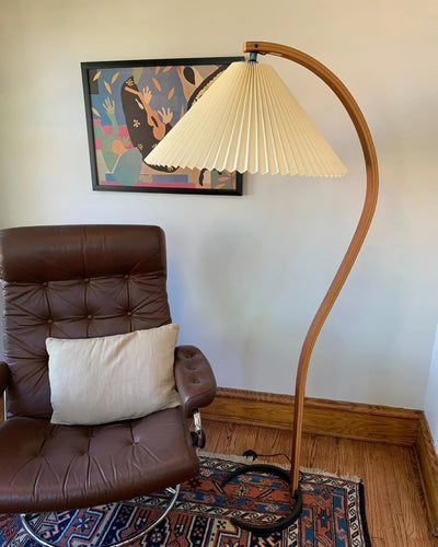 Caprani Floor Lamp – Scandinavian Design with Wood & Linen Shade