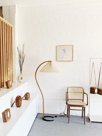 Caprani Floor Lamp – Scandinavian Design with Wood & Linen Shade
