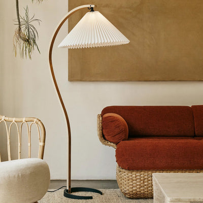 Caprani Floor Lamp – Scandinavian Design with Wood & Linen Shade