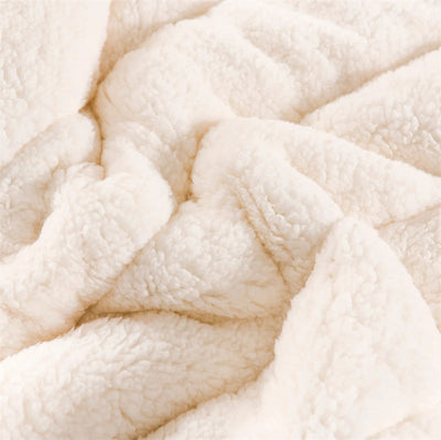 LammeFleece – The Ultimate Cozy & Stylish Blanket of the Year