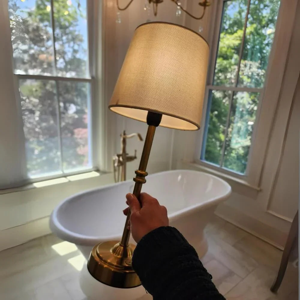 LumiRetro – Retro Wireless Table Lamp with Customizable Lighting and Rechargeable Battery
