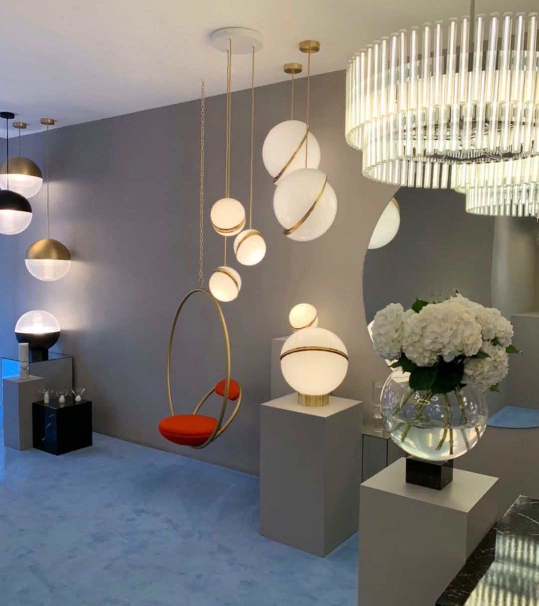 CrescentGlow Pendant Light – Elegant Lunar-Inspired Illumination