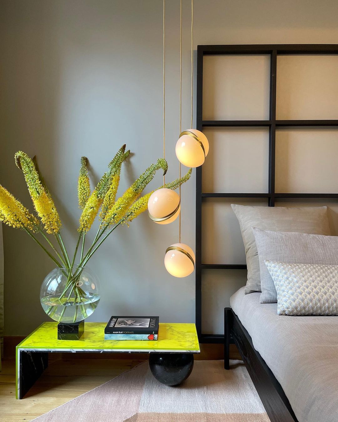 CrescentGlow Pendant Light – Elegant Lunar-Inspired Illumination